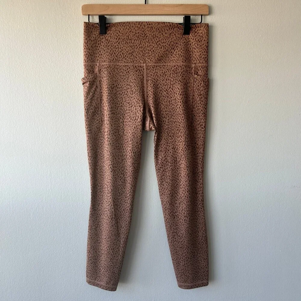 Athleta Salutation Animal Print Leggings w/ Stash Pockets Womens Size M - Picture 2 of 12